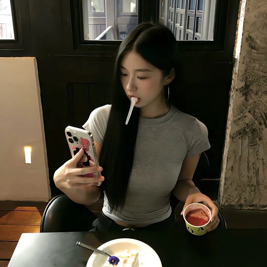 金牌客服董董恩
